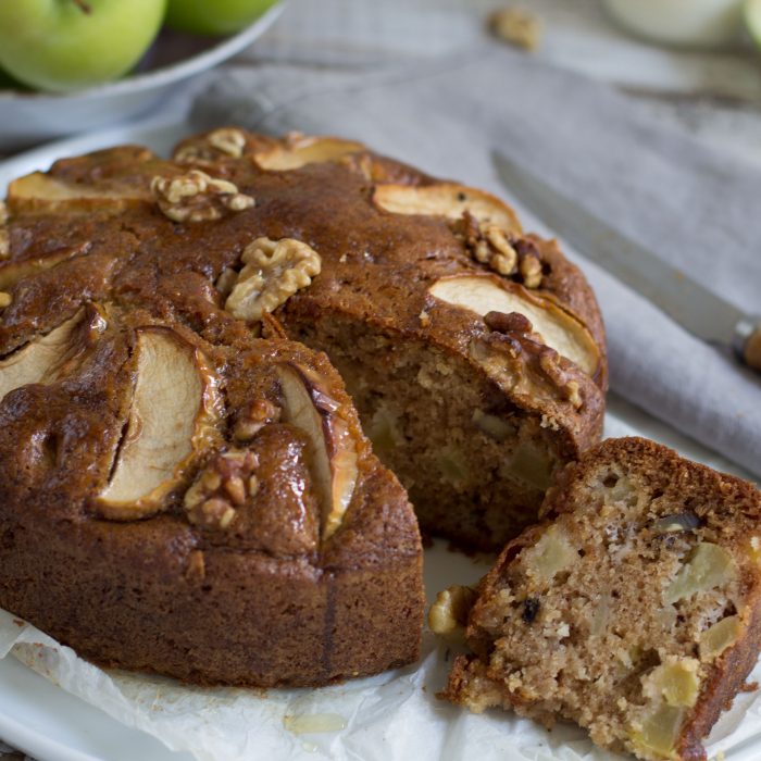 Apple and Walnut Cake