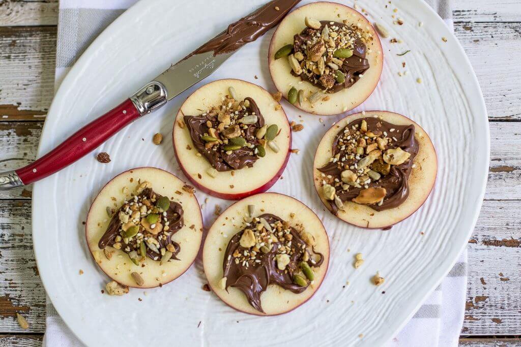 Apple snacks with crunchy bits 3 low res