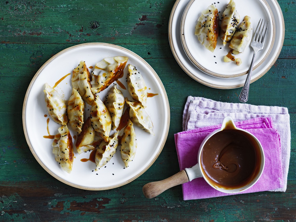 Apple pie gyoza01