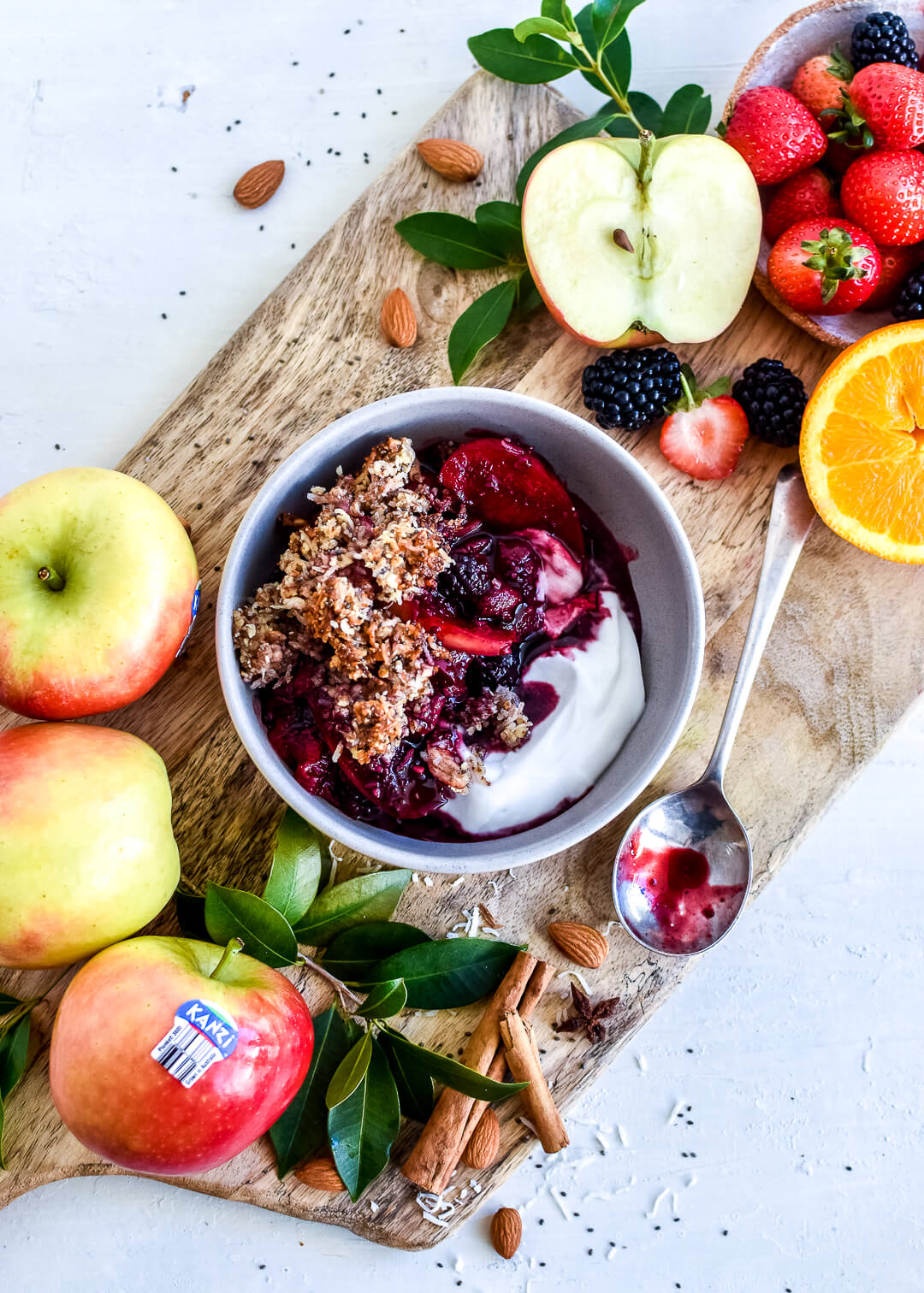 Spiced Kanzi® Apple Berry Breakfast Crumble