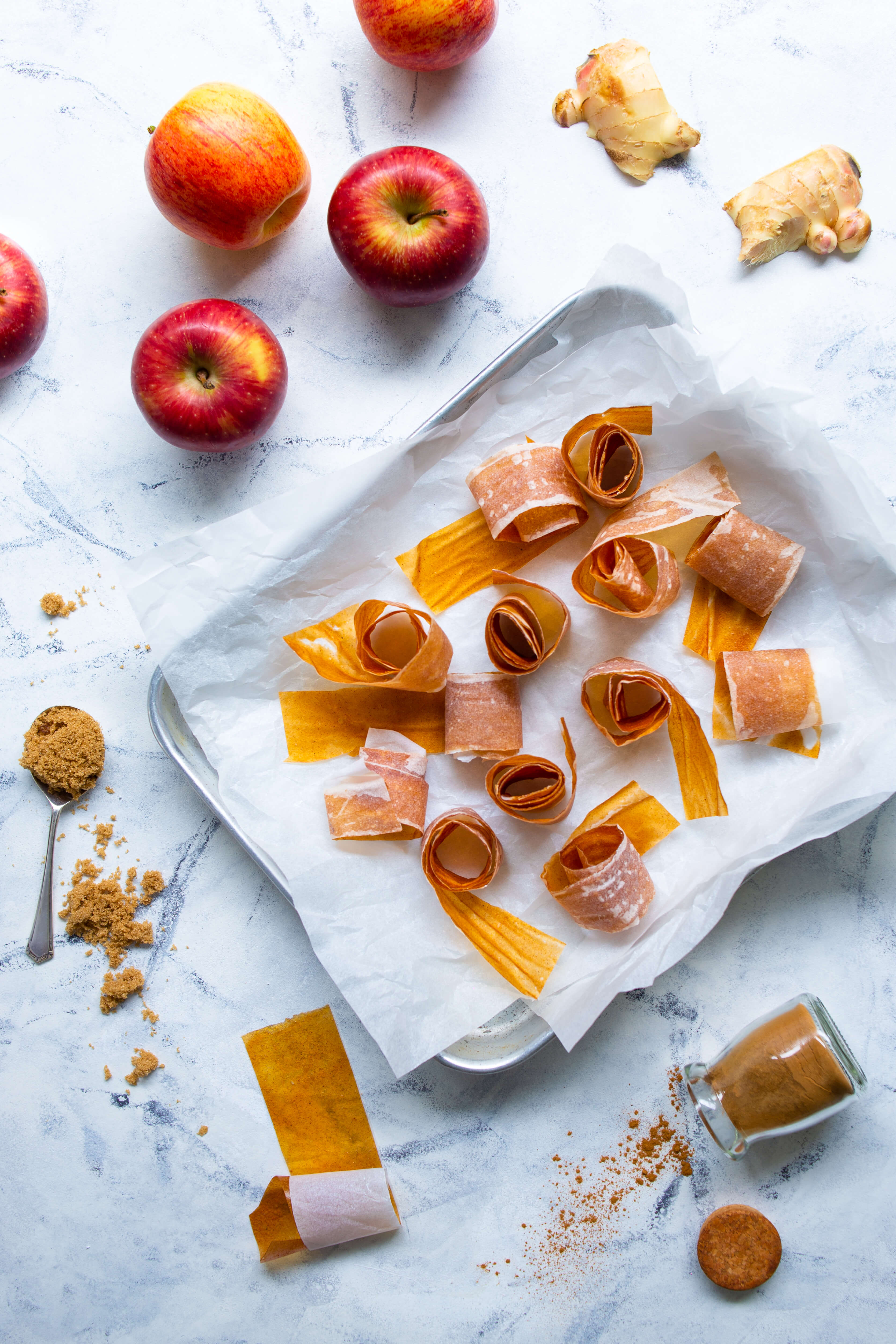 Apple Spice Fruit Leathers (Healthy fruit roll-ups)