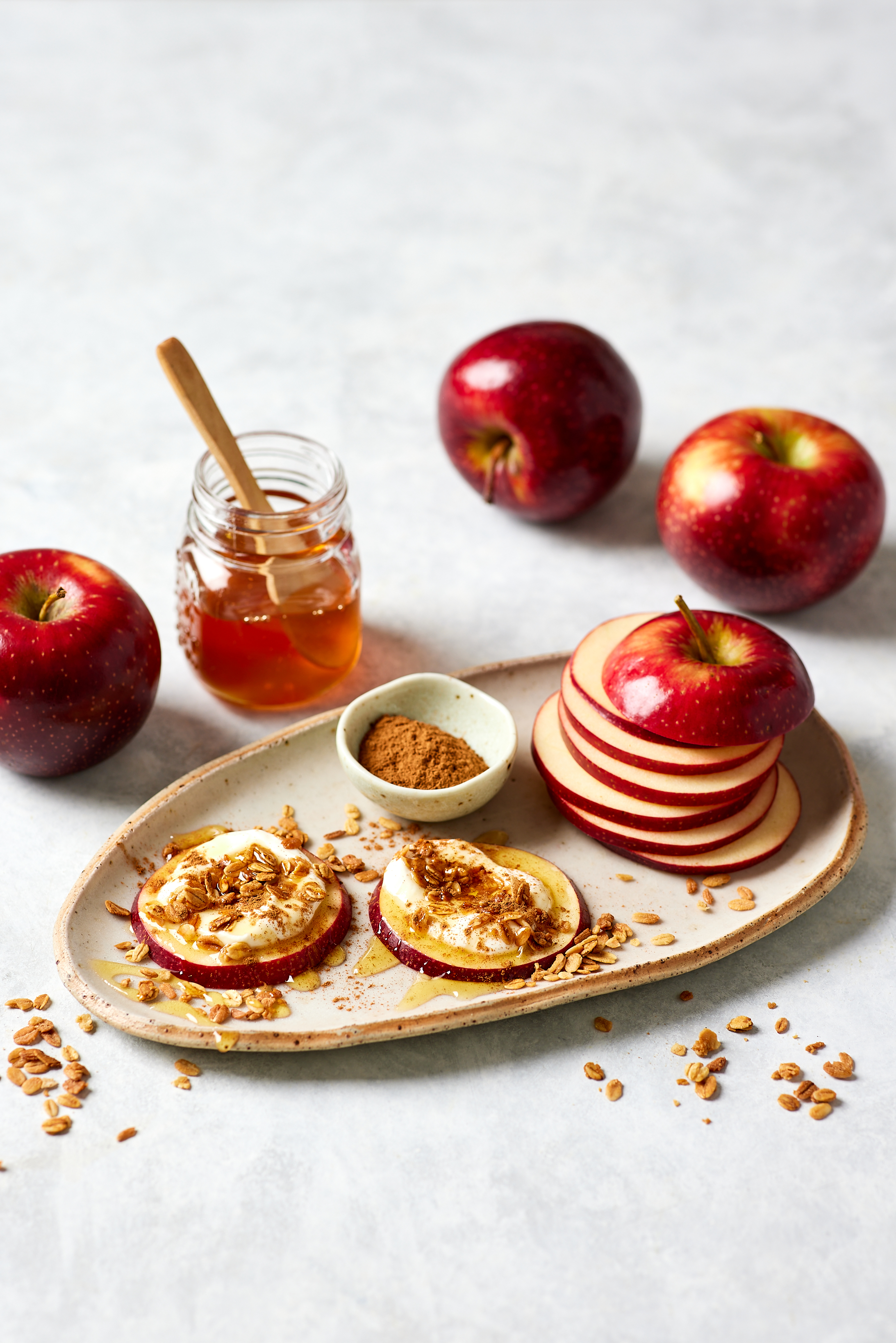 Apple Bites: Granola & Greek Yoghurt